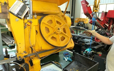 白鹭湖管理区金属带锯床的日常使用和保养注意事项！